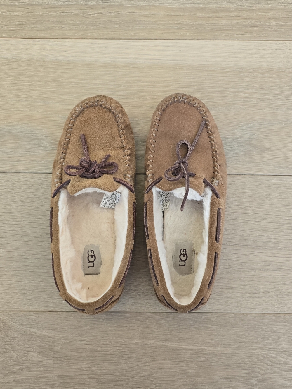 UGG Suede Dakota Moccasin Slippers - Chestnut Brown, 7 EUC